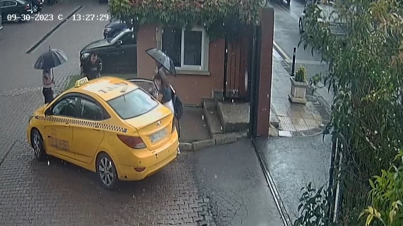 İstanbul'da taksi şoföründen 13 yaşındaki kızı sözlü taciz: Konuşmaya çok ihtiyacım var