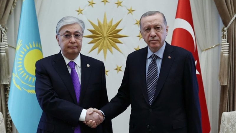 Cumhurbaşkanı Erdoğan, Tokayev'le Türkiye - Kazakistan ilişkilerini görüştü