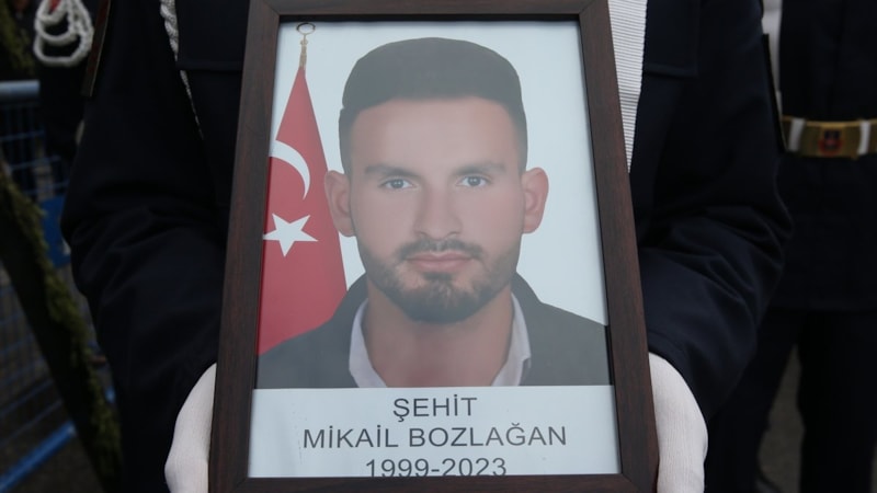 Ankara'da bombalı saldırı düzenleyen teröristlerin öldürdüğü veteriner son yolculuğuna uğurlandı