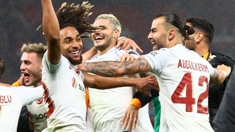 Temsilcimiz Galatasaray deplasmanda Manchester United'ı devirdi