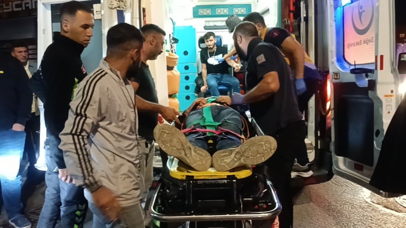 Kocaeli'de motosikletle hafif ticari araç çarpıştı: 2 yaralı