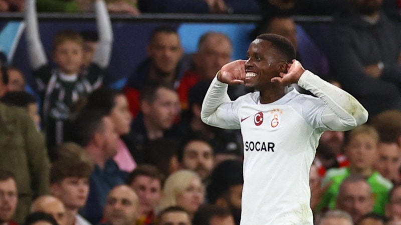 Wilfried Zaha'nın golü Manchester United tribünlerini çıldırttı