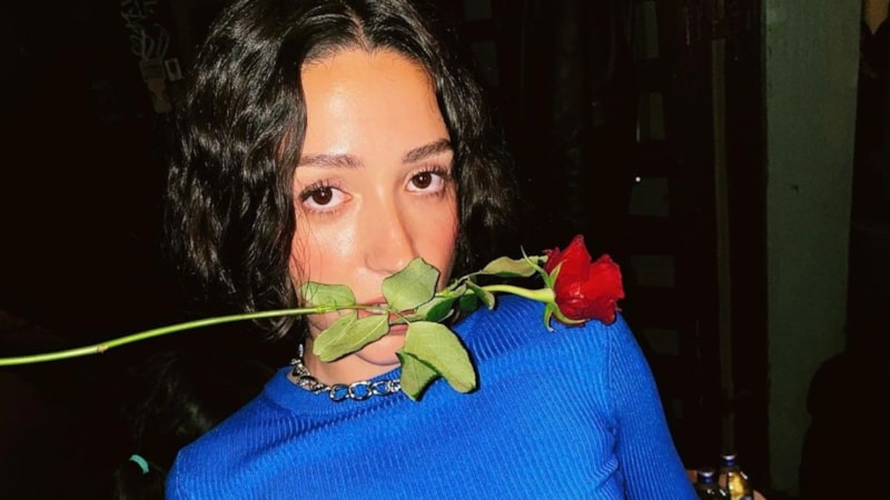 Zeynep Bastık Yunanistan'a yatırım yaptı