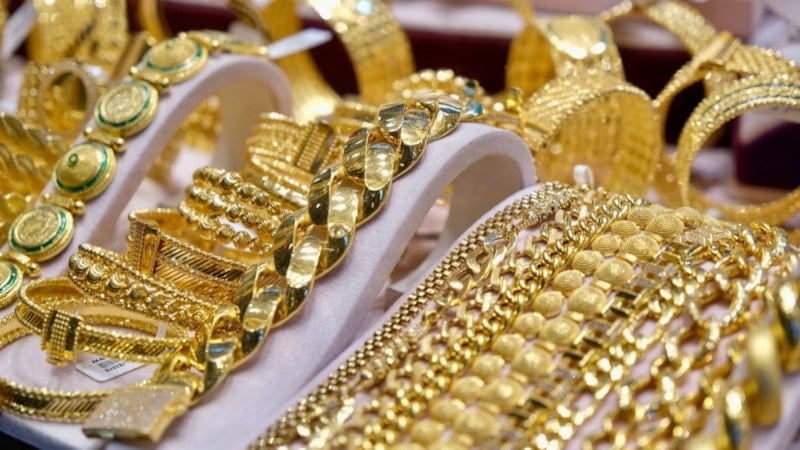 GÜNCEL ALTIN FİYATLARI: Gram, çeyrek, yarım ve cumhuriyet altını ne kadar? 4 Ekim altın fiyatları..