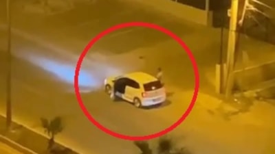 Mersin'de kadın otomobile zorla bindirildi! O anlar kaydedildi...