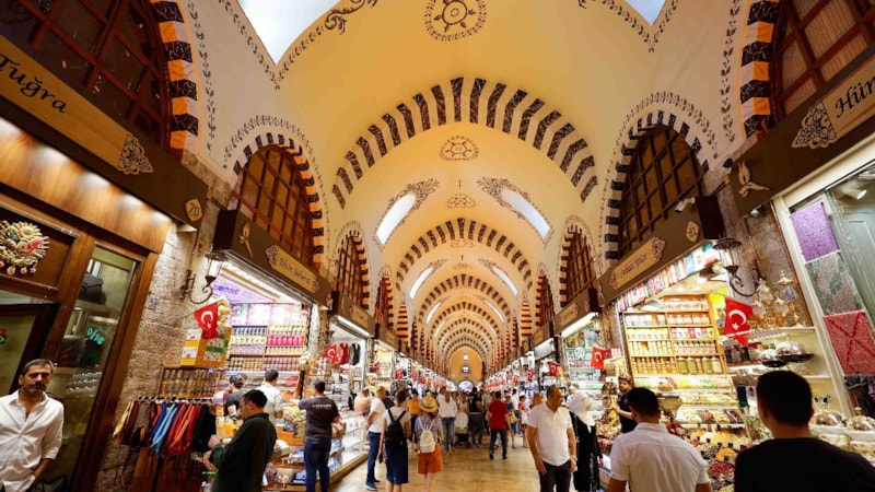 Cuma namazı vaktinde çalışmanın ve kazanılan paranın hükmü