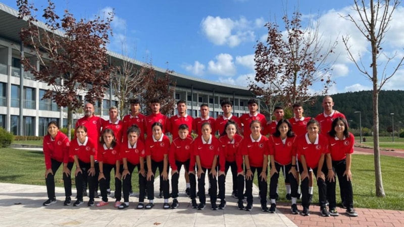 Osman Aşkın Bak: Okul sporlarında öğrencilerimiz başarı hikayesi yazacak