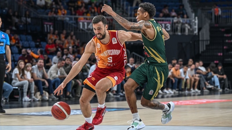 Galatasaray evinde Manisa Büyükşehir Belediyespor'u mağlup etti