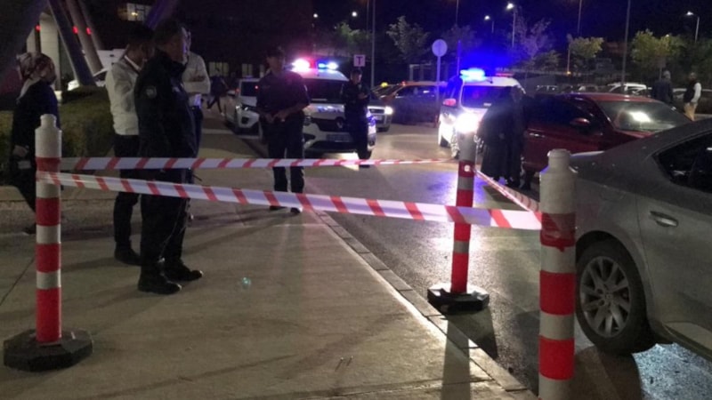 Elazığ'da acil servis önünde silahlı saldırıya uğrayan şahıs yaralandı