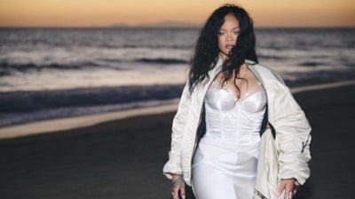 Bu isimlerin vücutları değerli! Göğüslerini, bacaklarını ve gülüşlerini sigortalatan ünlüler...