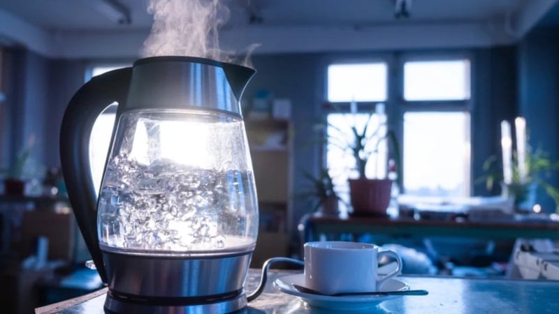 Birçoğumuzun eli ayağı olan Kettle’ın gerçek yüzü: Mideniz bulanacak!