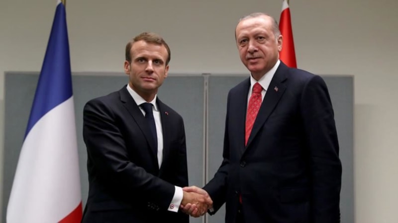 Cumhurbaşkanı Erdoğan'ın barış diplomasisi sürüyor: Macron ile görüştü