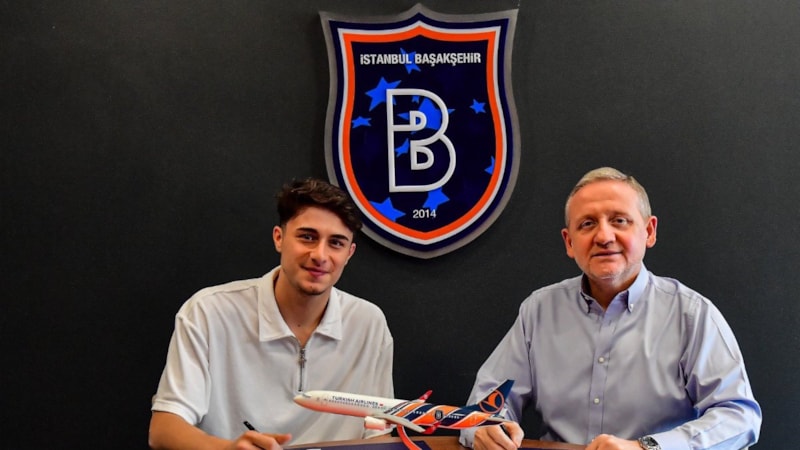 Başakşehir, Efe Arda Koyuncu'nun sözleşmesini yeniledi