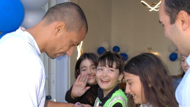 Gökhan İnler, dernek açılışında yer aldı