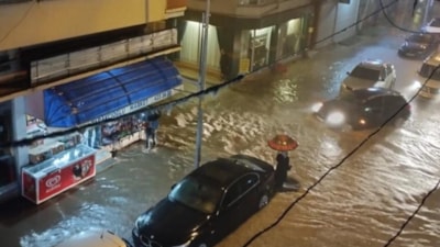 Ordu'da şiddetli sağanak! Ev ve iş yerlerini su bastı