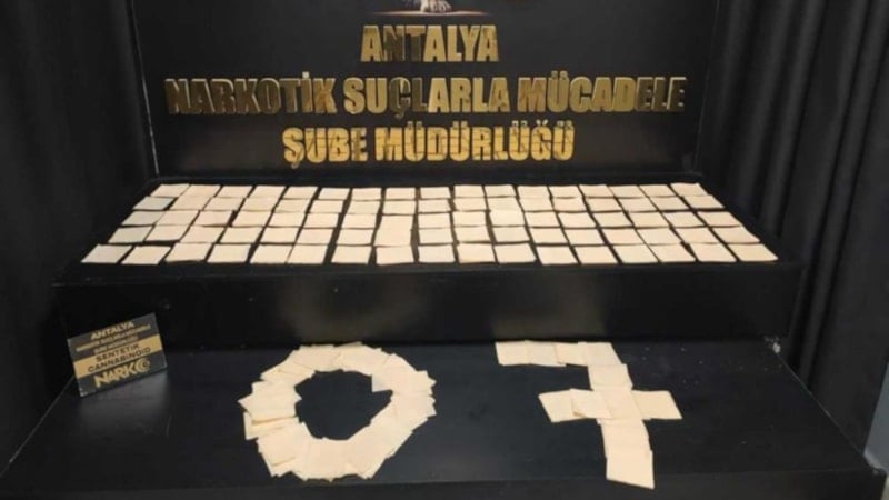 Antalya'da zehir tacirlerine operasyon: 24 gözaltı