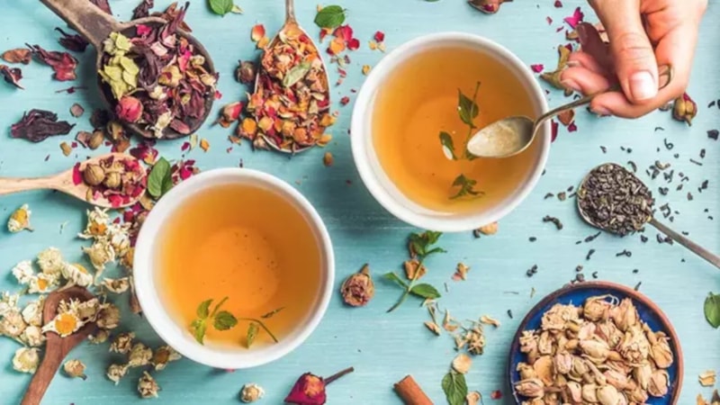 Bitki çaylarındaki gizli tehlike! Organları yavaş yavaş zehirliyor... İçenlere 