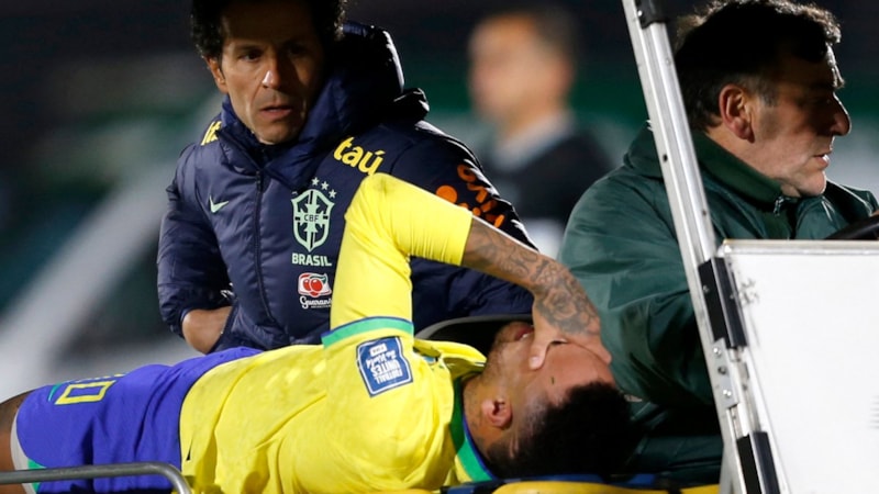 Sakatlık yaşayan Neymar sezonu kapattı