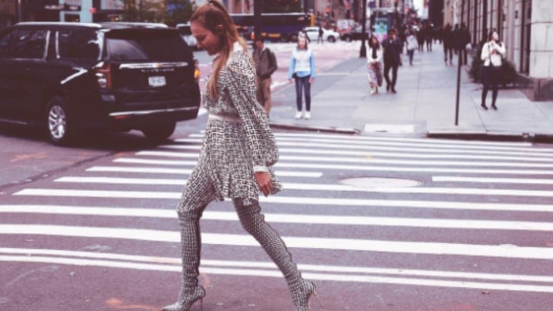 Meryem Uzerli'nin New York pozları olay oldu