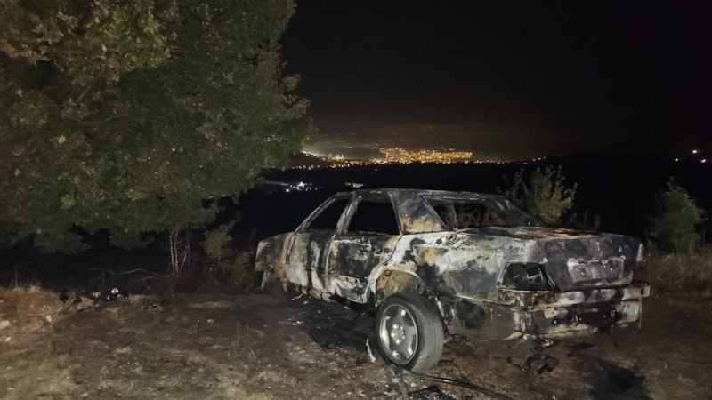 Karabük'te alev alan otomobil kullanılmaz hale geldi