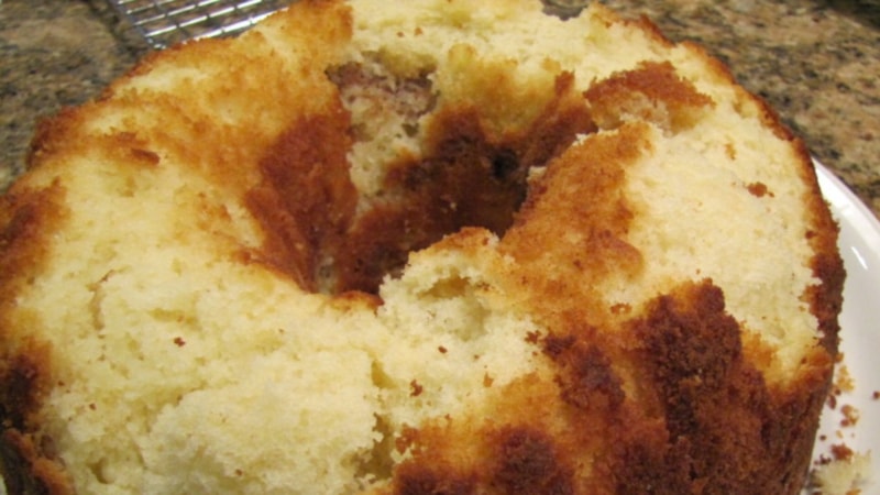 Bu görüntüyle karşılaşmayın! Kek kalıbını 3 malzeme ile yağlayın, tek seferde çıksın...