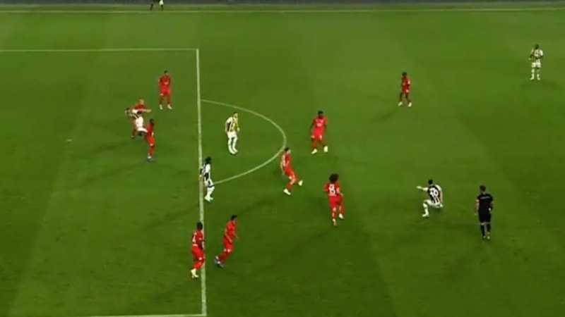 Fenerbahçe'nin kazandığı penaltı, ofsayt gerekçesiyle iptal oldu