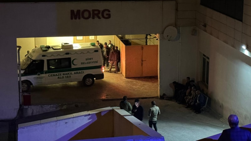 Siirt'te ikinci kattan düşen 6 yaşındaki çocuk can verdi