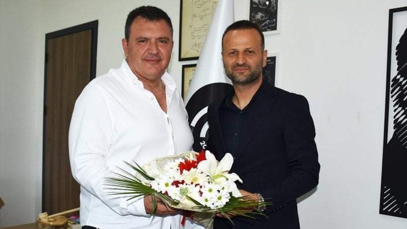 Manisa FK'da Osman Zeki Korkmaz dönemi sona erdi