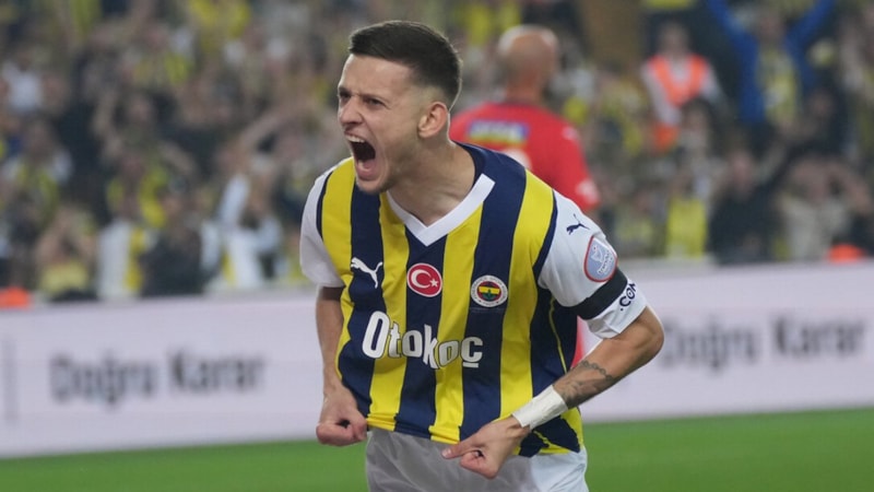 Fenerbahçe'de büyük plan: Sebastian Szymanski'nin geleceği belli oldu