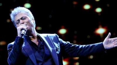 Orhan Gencebay'a hakaret eden kişiyi darbeden Cengiz Kurtoğlu'nun cezası beli oldu