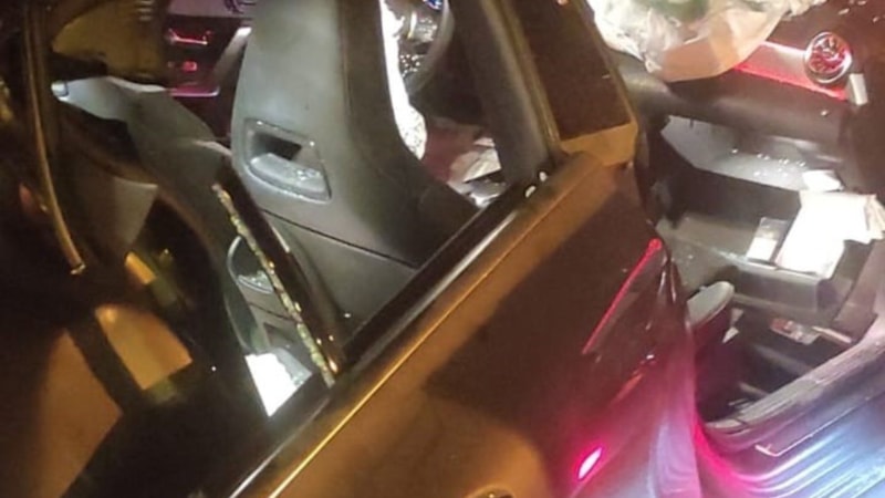 Çorum'da tilkiye otomobil, otomobile tır çarptı