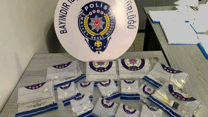 İzmir'de sigara paketleriyle uyuşturucu ticareti