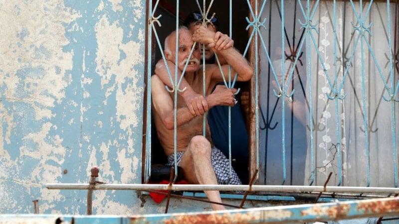 Adana'da ‘Komando Dede’ olarak tanınan emekli öğretmen, eşini baltayla öldürdü