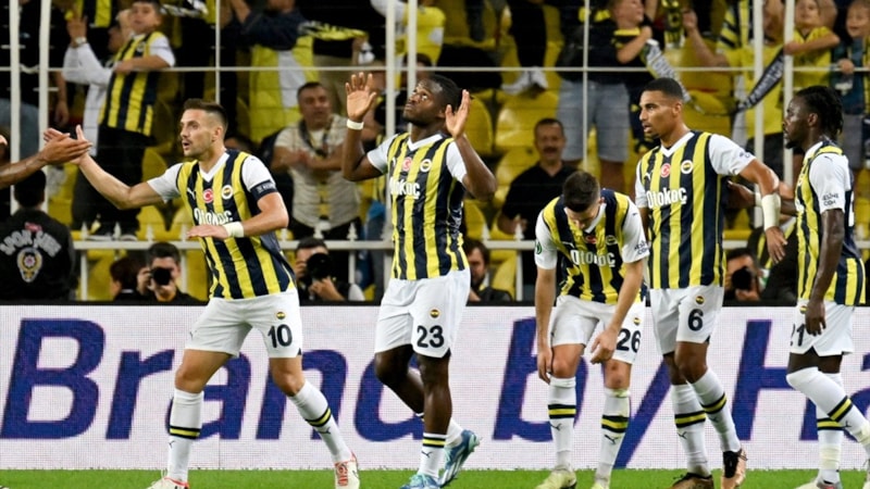 Fenerbahçe, Ludogorets'i üç golle geçti