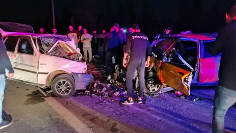 Konya'da otomobillerin kafa kafaya çarpıştığı kazada 1 kişi öldü
