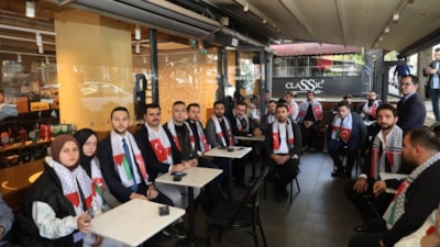 AK Parti Gençlik Kollarından İsrail destekçilerine yer kapatma eylemi: 