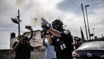 Mescid-i Aksa'da Cuma namazı öncesi gazlı saldırı