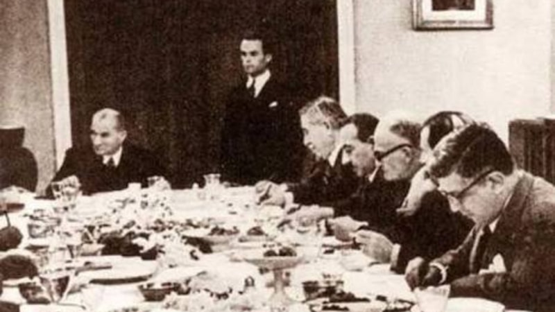 100 yaşında: Atatürk'ün cumhuriyeti ilan ettiği yemek masası ve menüsü