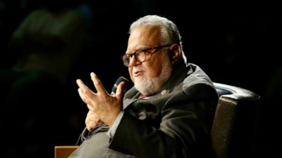 Celal Şengör, Zübeyde Hanım Anıtı'nda neden diz çöktüğünü anlattı