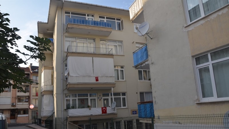 Kocaeli'de 1,5 yaşındaki bebek beton zemine düştü! Olay yerinde can verdi...