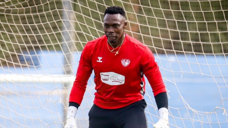 Eski Fenerbahçeli Carlos Kameni'den sürpriz transfer! İspanya 3. Ligi'ne gitti
