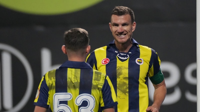 Edin Dzeko, Fenerbahçe formasıyla ilk kez hat-trick yaptı