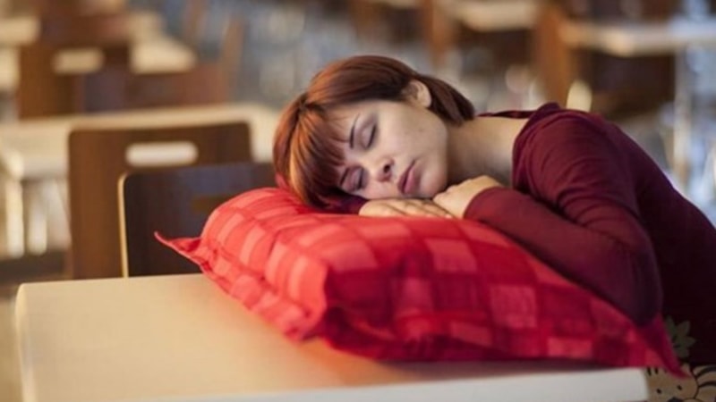 Ayakta uyuyanlar buraya! Sebebini öğrenince doktora koşacaksınız...