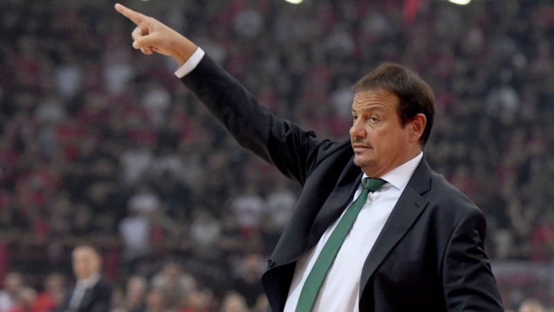 Ergin Ataman'ın Panathinaikos'u tarihi derbide Olympiakos'u mağlup etti