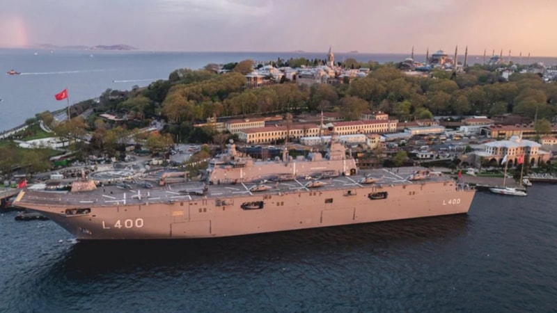 'TCG Anadolu' İstanbul'da halkın ziyaretine açıldı