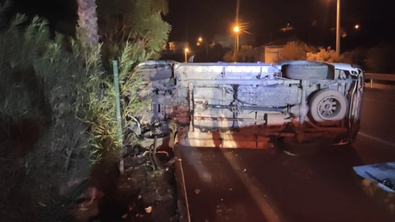 Antalya'da sürücü direksiyon başında uyuyakaldı: Kazadan yarım saat sonra uyandı