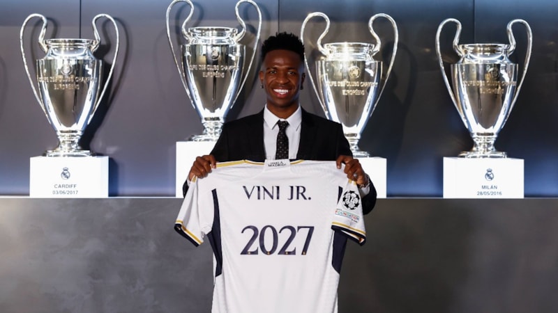 Real Madrid, Vinicius Junior'ın sözleşmesini yeniledi