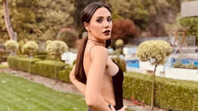 Şükran Ovalı, iddialı siyah elbisesi ile göz kamaştırdı