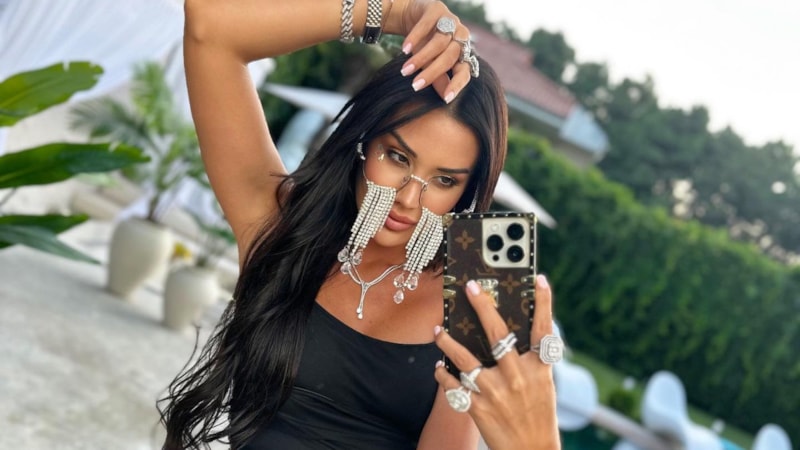 Gözaltına alınan Dilan Polat'ın isteği şaşırttı: 'Burası cildime iyi gelmiyor'