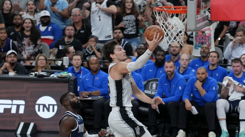 Cedi Osman'ın 13 sayı ile oynadığı maçta San Antonio Spurs kazandı